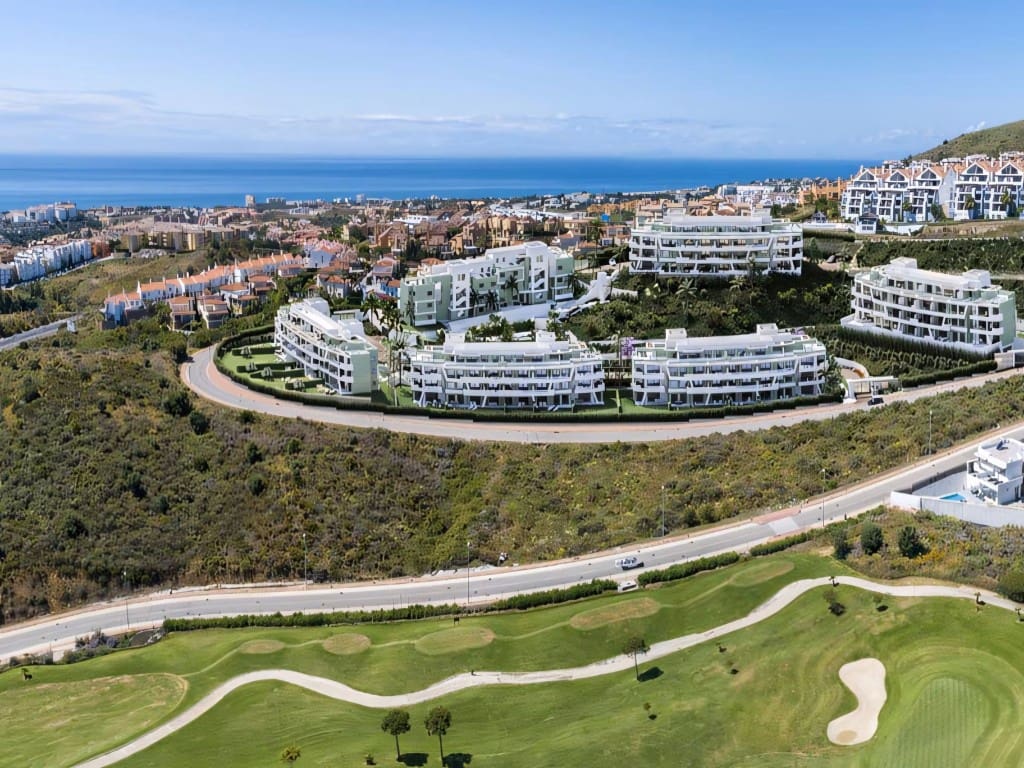 2 quarto Penthouse para venda em Mijas Costa com piscina - 645 000 € (Ref: 9209093)