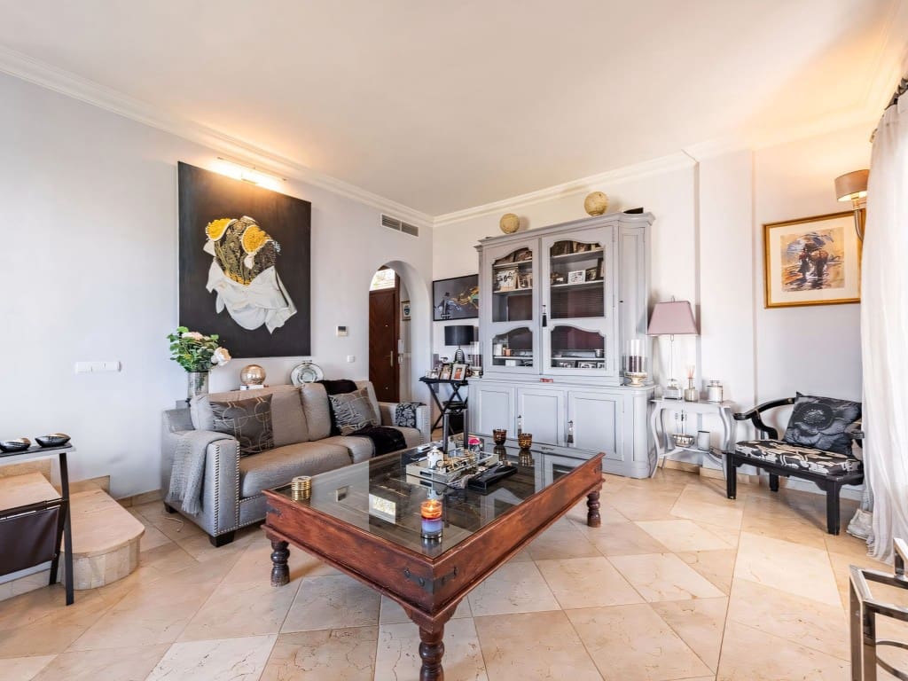 4 sypialnia Willa na sprzedaż w Istan z basenem garażem - 1 850 000 € (Ref: 9214883)