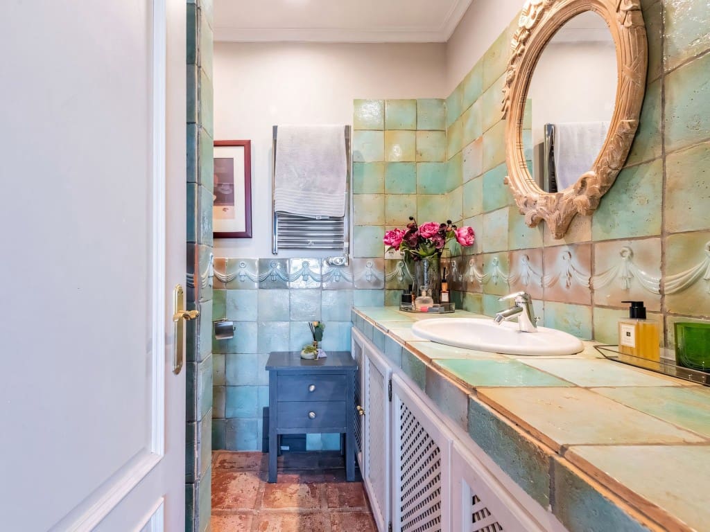 4 sypialnia Willa na sprzedaż w Istan z basenem garażem - 1 850 000 € (Ref: 9214883)