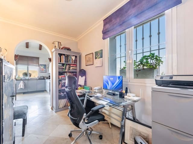 4 sypialnia Willa na sprzedaż w Istán z basenem garażem - 1 850 000 € (Ref: 9214883)