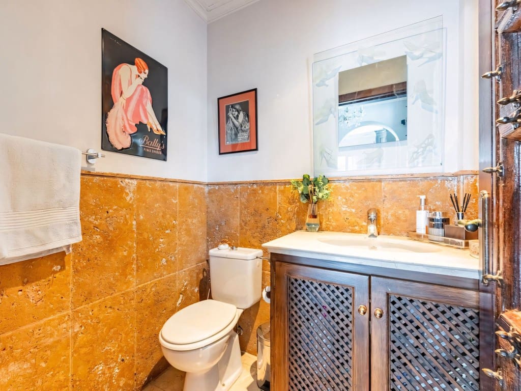 4 sypialnia Willa na sprzedaż w Istan z basenem garażem - 1 850 000 € (Ref: 9214883)