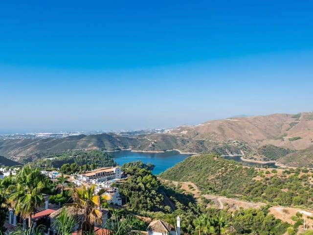 4 sypialnia Willa na sprzedaż w Istán z basenem garażem - 1 850 000 € (Ref: 9214883)