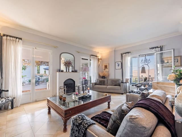 4 sypialnia Willa na sprzedaż w Istán z basenem garażem - 1 850 000 € (Ref: 9214883)