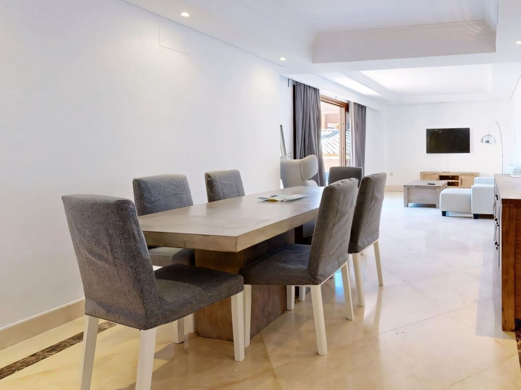 2 soverom Leilighet til salgs i New Golden Mile med svømmebasseng - € 570 000 (Ref: 9217227)