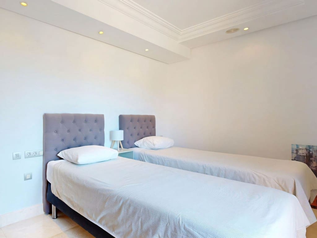 2 soverom Leilighet til salgs i New Golden Mile med svømmebasseng - € 570 000 (Ref: 9217227)