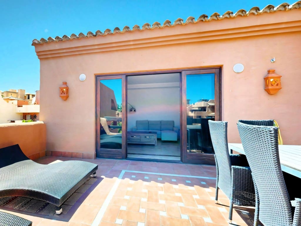 2 soverom Leilighet til salgs i New Golden Mile med svømmebasseng - € 570 000 (Ref: 9217227)