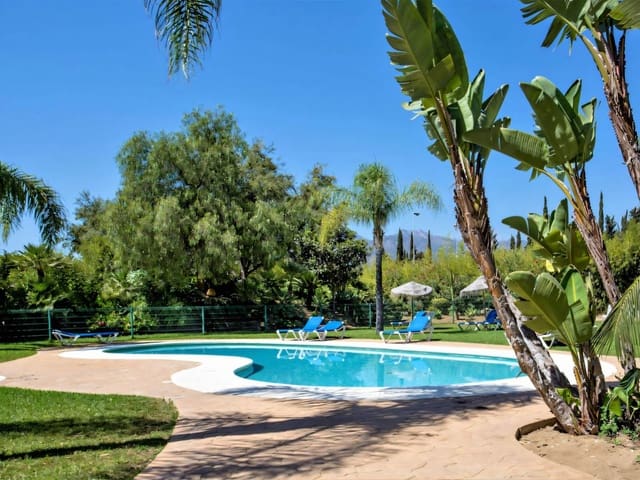 2 sovrum Lägenhet till salu i Los Monteros, Marbella med pool garage - 650 000 € (Ref: 9219772)