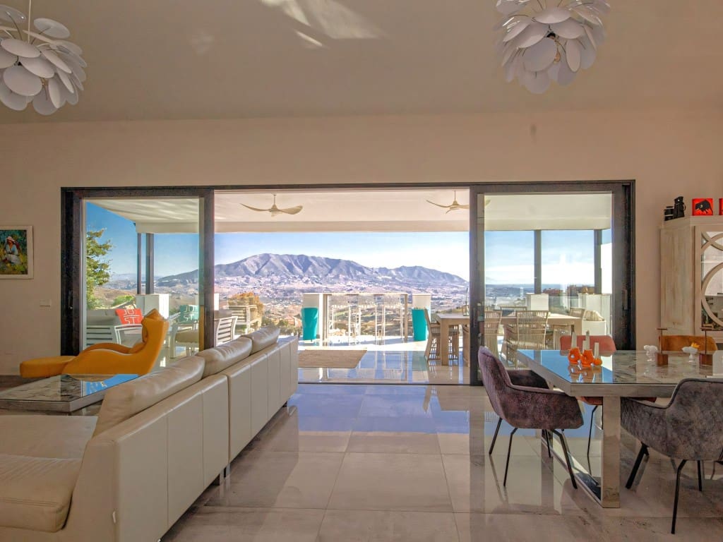 4 soverom Villa til salgs i La Mairena med svømmebasseng garasje - € 1 695 000 (Ref: 9228366)