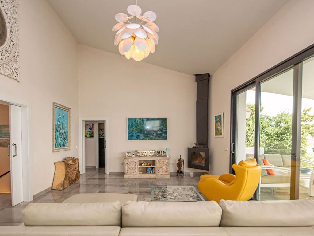 4 soverom Villa til salgs i La Mairena med svømmebasseng garasje - € 1 695 000 (Ref: 9228366)