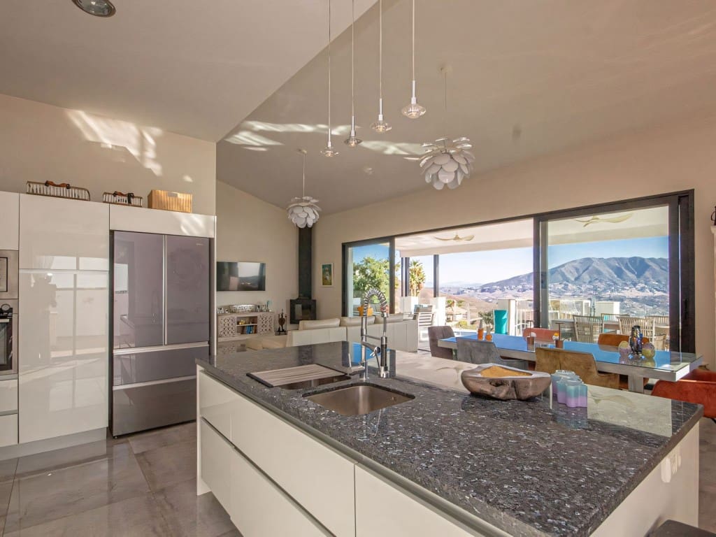 4 soverom Villa til salgs i La Mairena med svømmebasseng garasje - € 1 695 000 (Ref: 9228366)