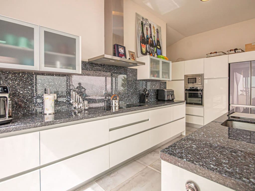 4 soverom Villa til salgs i La Mairena med svømmebasseng garasje - € 1 695 000 (Ref: 9228366)