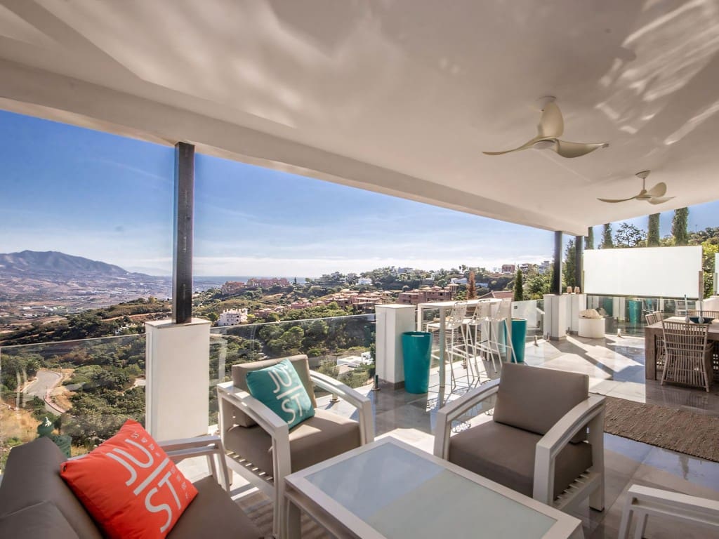 4 soverom Villa til salgs i La Mairena med svømmebasseng garasje - € 1 695 000 (Ref: 9228366)