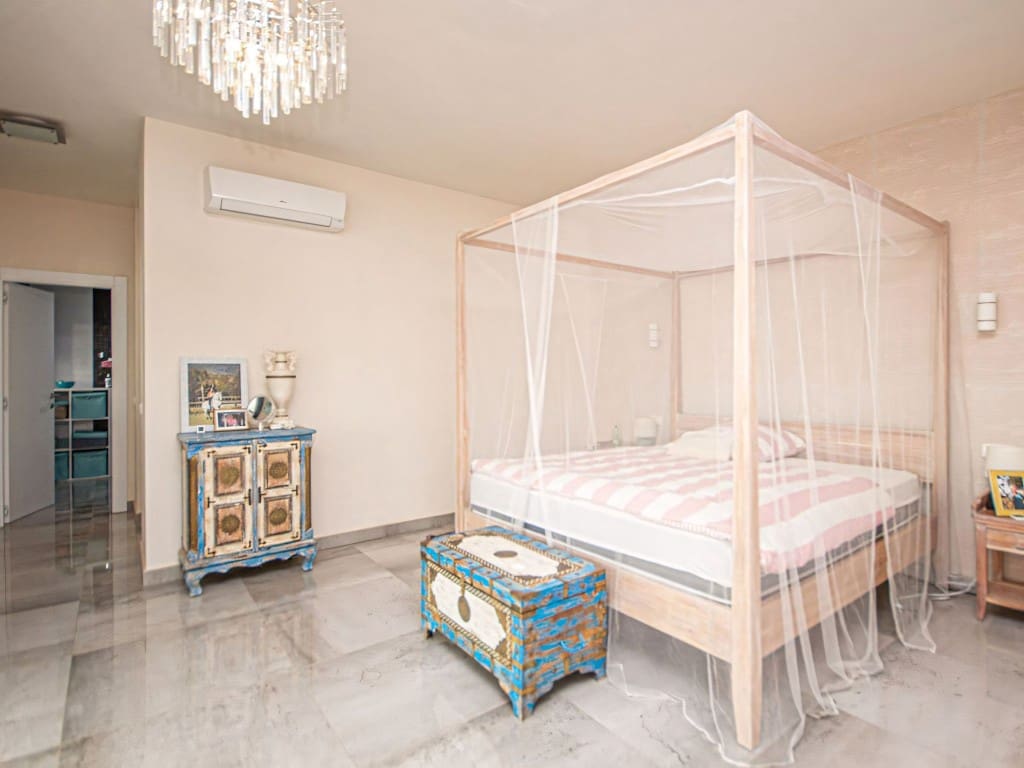 4 soverom Villa til salgs i La Mairena med svømmebasseng garasje - € 1 695 000 (Ref: 9228366)