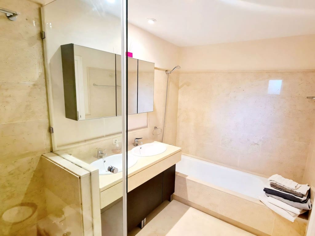 2 slaapkamer Appartement te koop in Benahavis met zwembad - € 550.000 (Ref: 9228368)