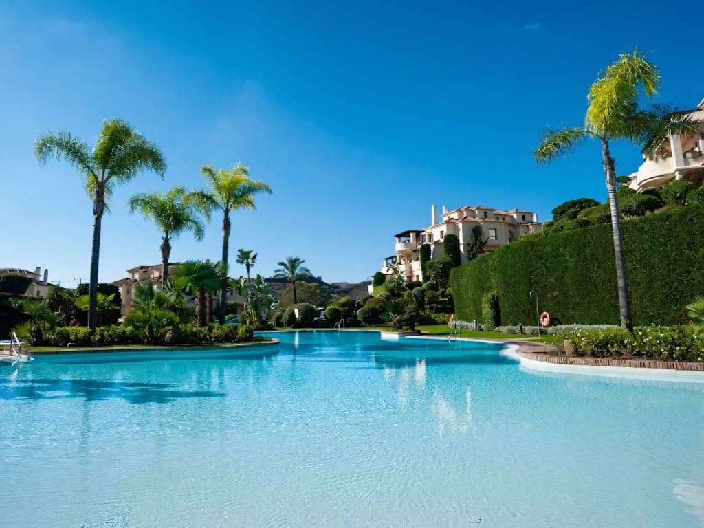 2 slaapkamer Appartement te koop in Benahavis met zwembad - € 550.000 (Ref: 9228368)