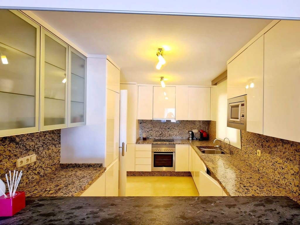 2 slaapkamer Appartement te koop in Benahavis met zwembad - € 550.000 (Ref: 9228368)