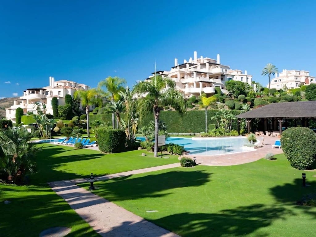 2 slaapkamer Appartement te koop in Benahavis met zwembad - € 550.000 (Ref: 9228368)