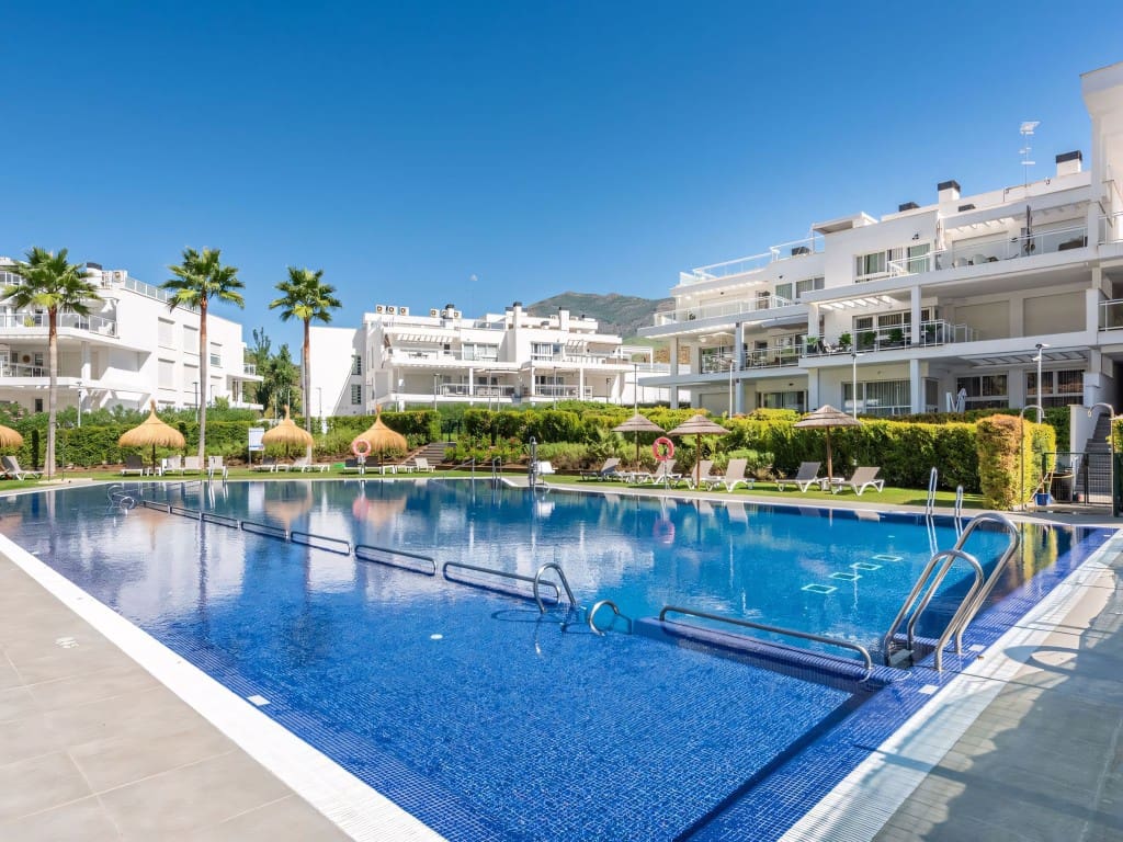 3 Zimmer Apartment zu verkaufen in Benahavis mit Pool - 750.000 € (Ref: 9232426)