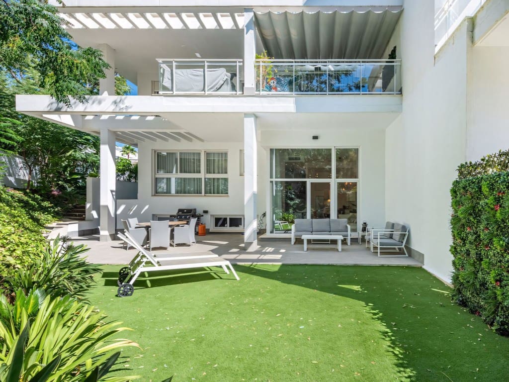 3 Zimmer Apartment zu verkaufen in Benahavis mit Pool - 750.000 € (Ref: 9232426)