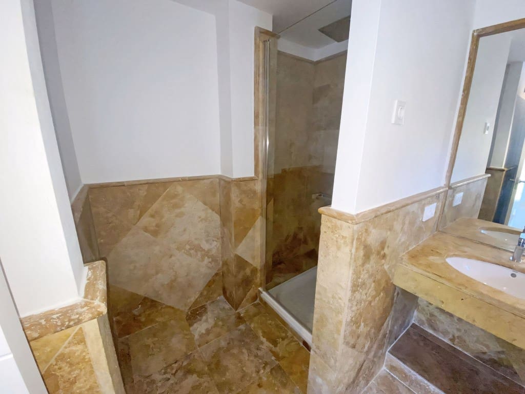 3 sypialnia Dom na sprzedaż w Istan z basenem garażem - 449 000 € (Ref: 9236087)