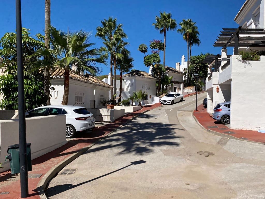 3 sypialnia Dom na sprzedaż w Istan z basenem garażem - 449 000 € (Ref: 9236087)