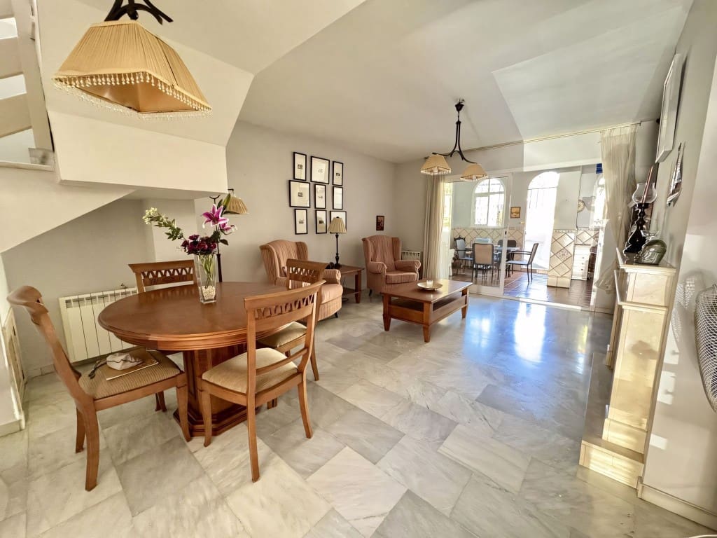 Casa de 3 habitaciones en Mijas Costa en venta - 379.000 € (Ref: 9242796)