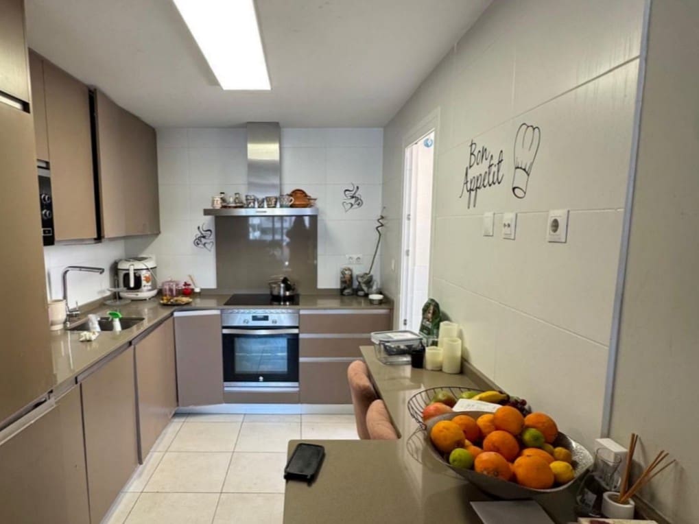 3 slaapkamer Appartement te koop in Nueva Andalucia met zwembad - € 460.000 (Ref: 9254766)