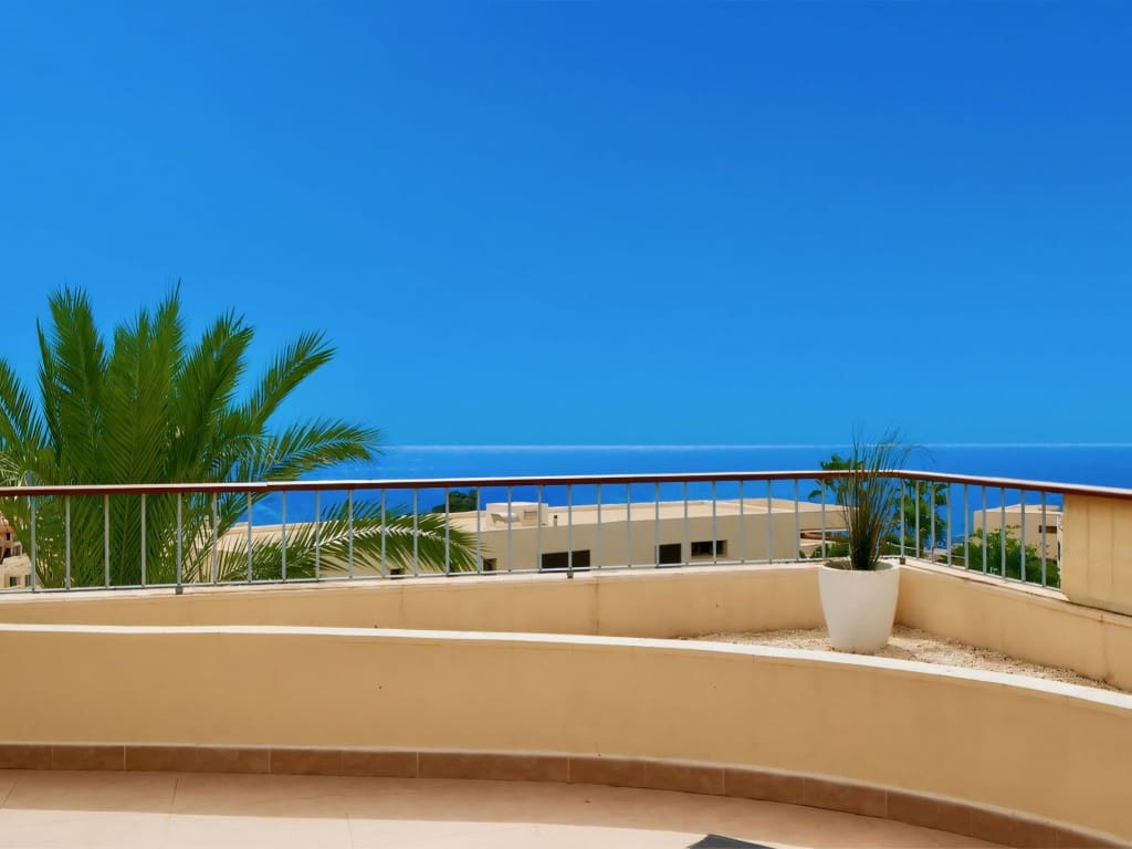 3 soverom Penthouse til salgs i Los Monteros med svømmebasseng garasje - € 649 000 (Ref: 9262326)