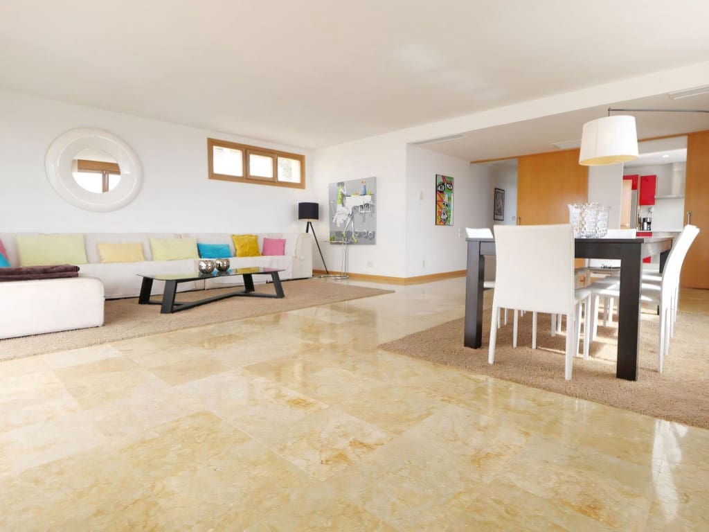3 soverom Penthouse til salgs i Los Monteros med svømmebasseng garasje - € 649 000 (Ref: 9262326)
