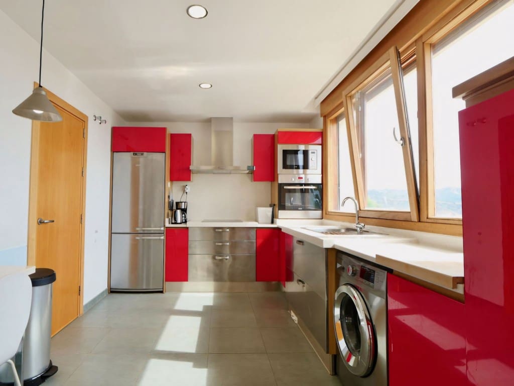 3 soverom Penthouse til salgs i Los Monteros med svømmebasseng garasje - € 649 000 (Ref: 9262326)