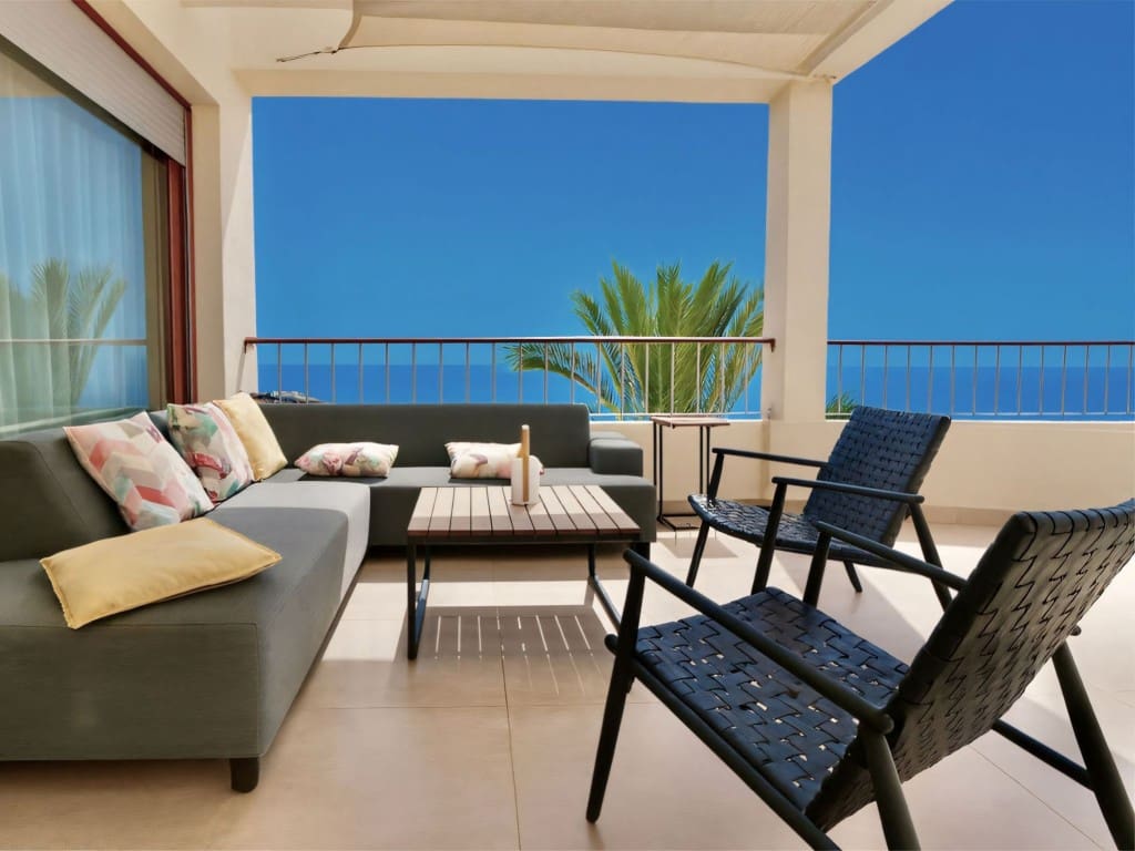 3 soverom Penthouse til salgs i Los Monteros med svømmebasseng garasje - € 649 000 (Ref: 9262326)