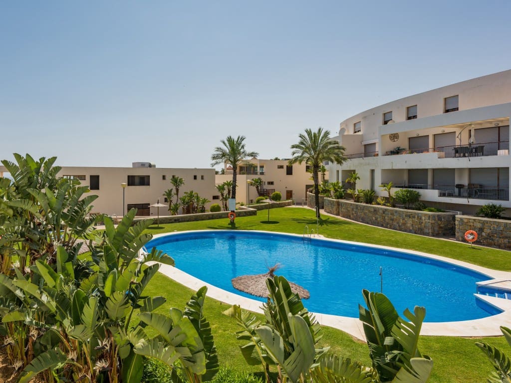 3 soverom Penthouse til salgs i Los Monteros med svømmebasseng garasje - € 649 000 (Ref: 9262326)