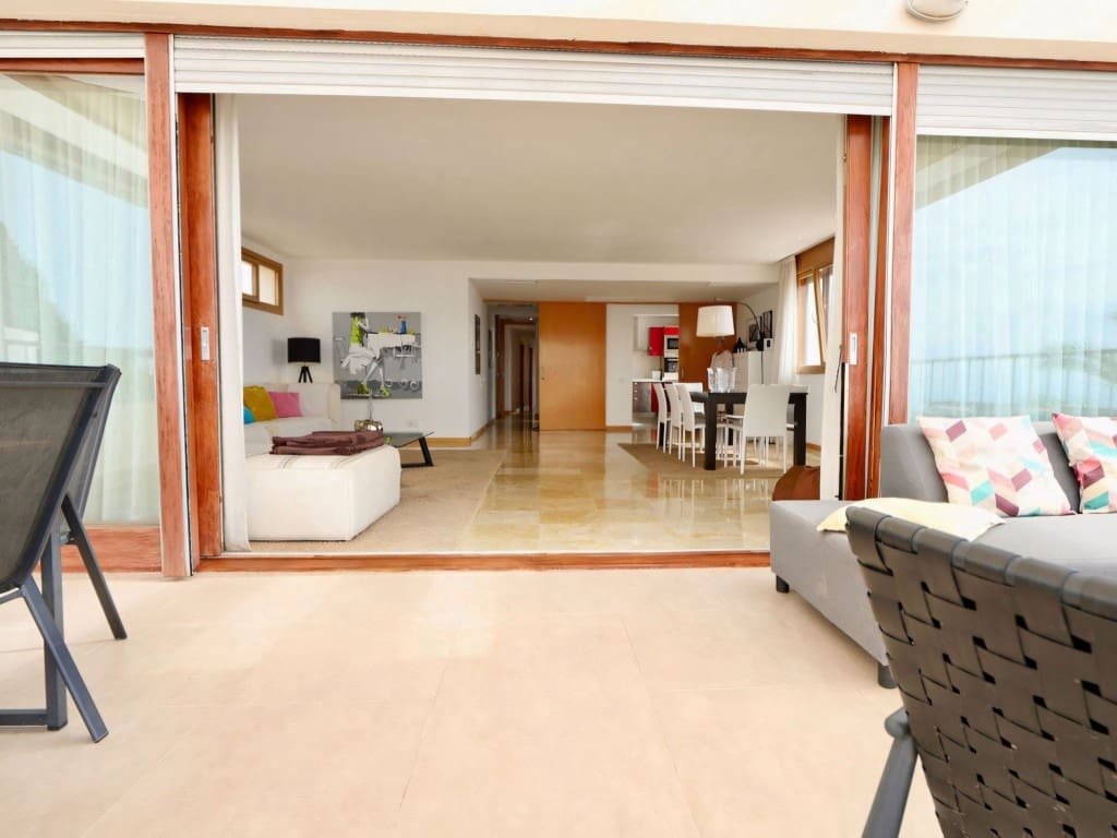 3 soverom Penthouse til salgs i Los Monteros med svømmebasseng garasje - € 649 000 (Ref: 9262326)