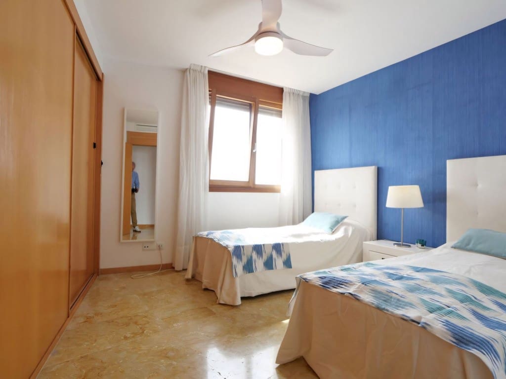 3 soverom Penthouse til salgs i Los Monteros med svømmebasseng garasje - € 649 000 (Ref: 9262326)