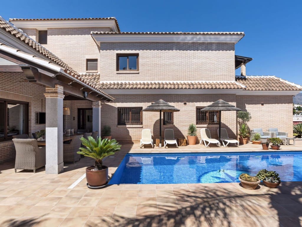 5 slaapkamer Villa te koop in Mijas Costa met zwembad garage - € 1.750.000 (Ref: 9262327)