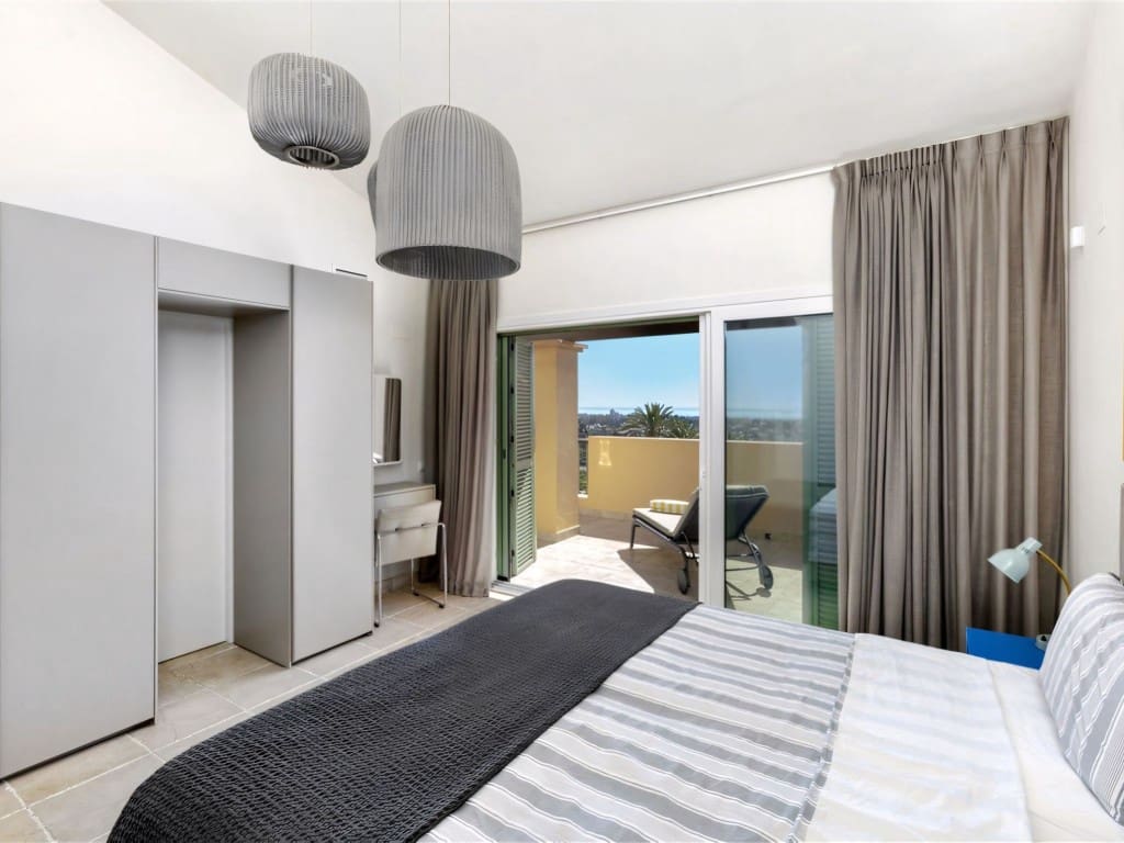 4 soveværelse Penthouse til salg i Los Flamingos med swimmingpool - € 1.195.000 (Ref: 9262328)