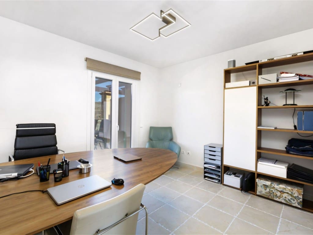 4 soveværelse Penthouse til salg i Los Flamingos med swimmingpool - € 1.195.000 (Ref: 9262328)