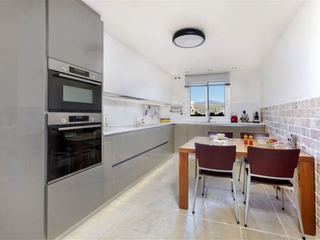 4 soveværelse Penthouse til salg i Los Flamingos, Benahavís med swimmingpool - € 1.195.000 (Ref: 9262328)