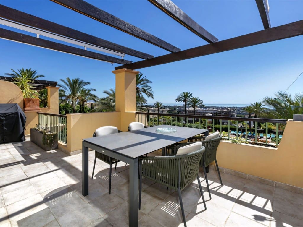 4 soveværelse Penthouse til salg i Los Flamingos med swimmingpool - € 1.195.000 (Ref: 9262328)