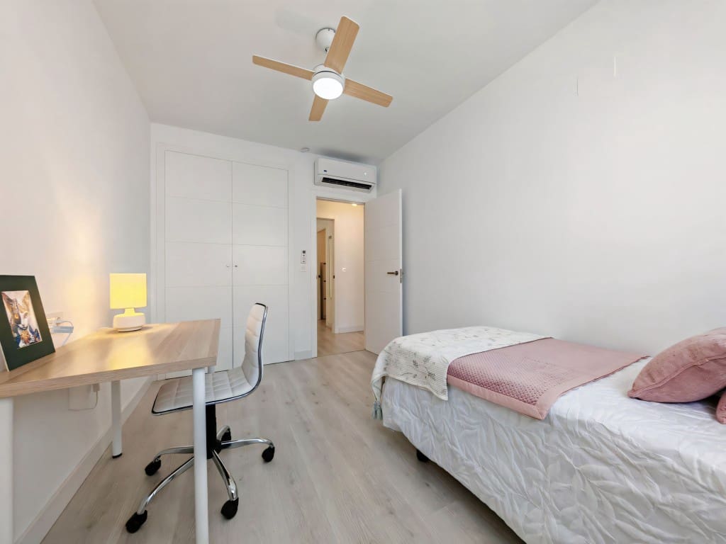 3 bedroom Apartment for sale in Mijas Costa with pool - € 460,000 (Ref: 9264104)