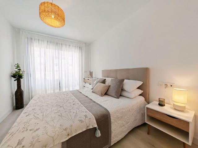 3 bedroom Apartment for sale in Mijas Costa, Mijas with pool - € 460,000 (Ref: 9264104)