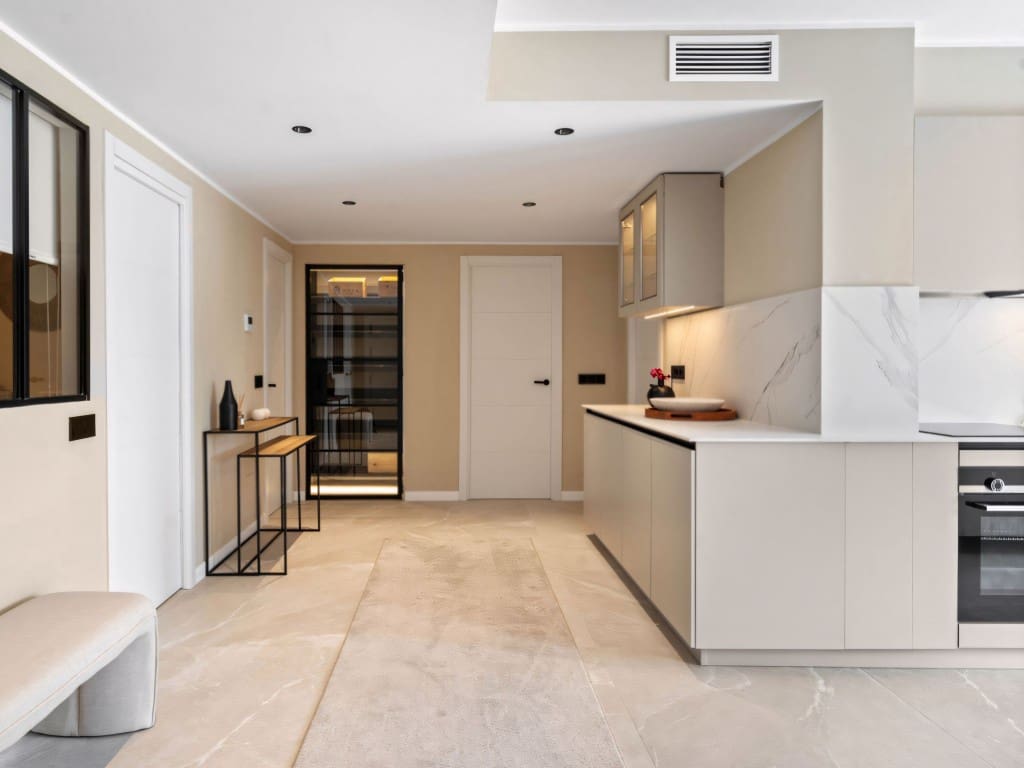 4 slaapkamer Appartement te koop in Nueva Andalucia met zwembad - € 825.000 (Ref: 9265303)