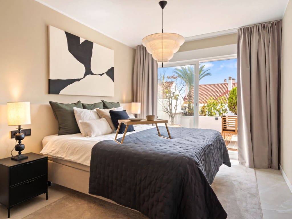 4 slaapkamer Appartement te koop in Nueva Andalucia met zwembad - € 825.000 (Ref: 9265303)