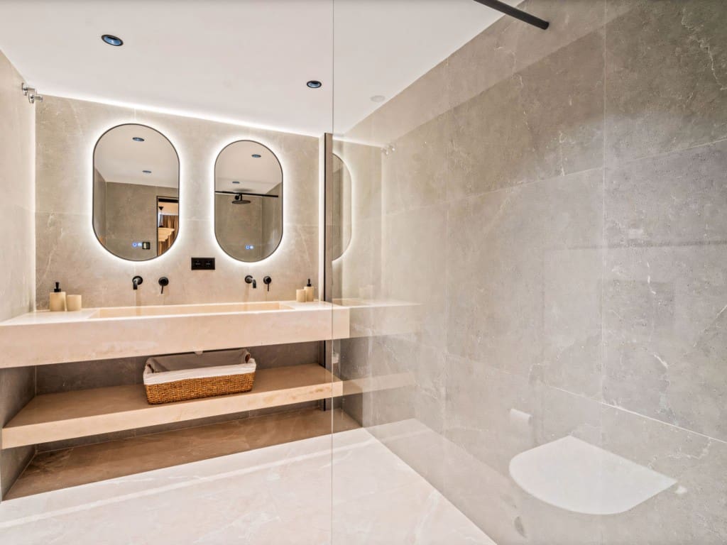 4 slaapkamer Appartement te koop in Nueva Andalucia met zwembad - € 825.000 (Ref: 9265303)