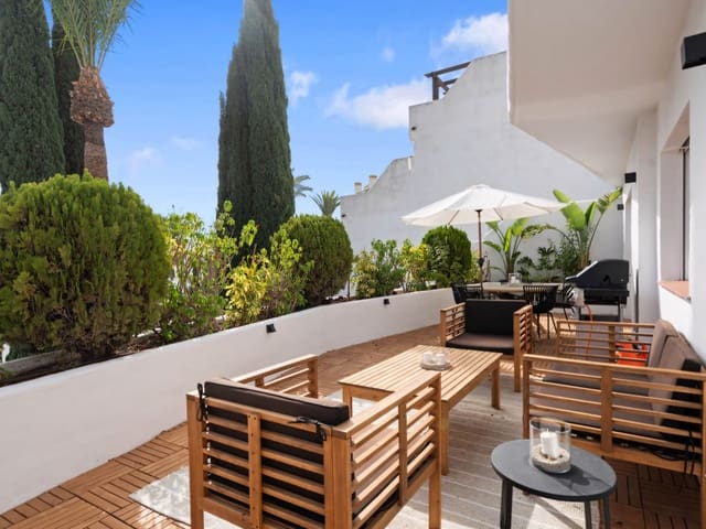 4 slaapkamer Appartement te koop in Nueva Andalucia, Marbella met zwembad - € 825.000 (Ref: 9265303)
