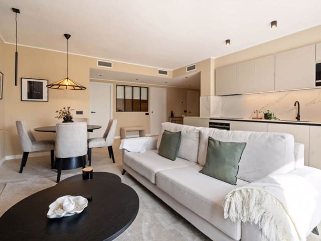 4 slaapkamer Appartement te koop in Nueva Andalucia, Marbella met zwembad - € 825.000 (Ref: 9265303)