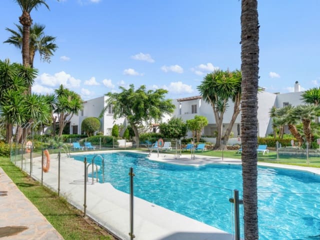 4 slaapkamer Appartement te koop in Nueva Andalucia, Marbella met zwembad - € 825.000 (Ref: 9265303)