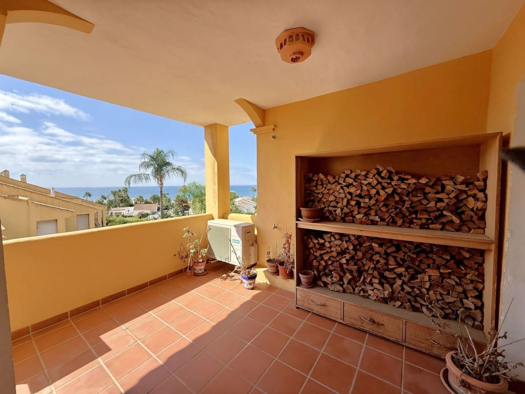 4 soverom Kjedet enebolig til salgs i Costabella med svømmebasseng garasje - € 1 050 000 (Ref: 9265304)