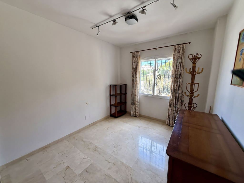 4 soverom Kjedet enebolig til salgs i Costabella med svømmebasseng garasje - € 1 050 000 (Ref: 9265304)