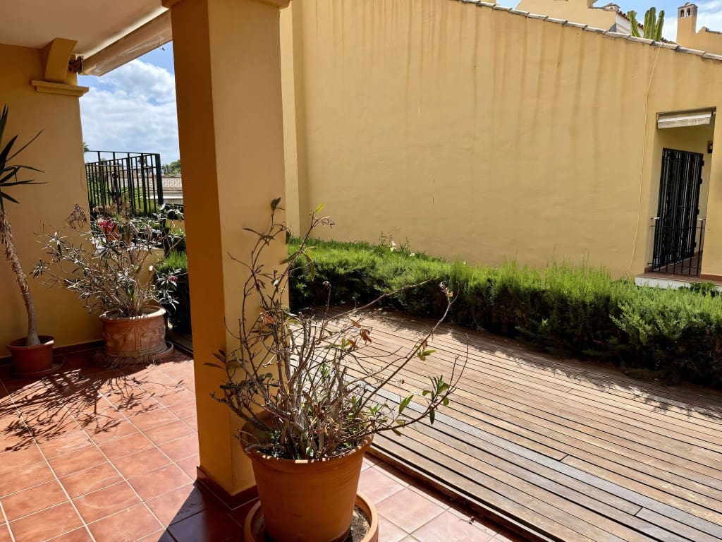 4 soverom Kjedet enebolig til salgs i Costabella med svømmebasseng garasje - € 1 050 000 (Ref: 9265304)